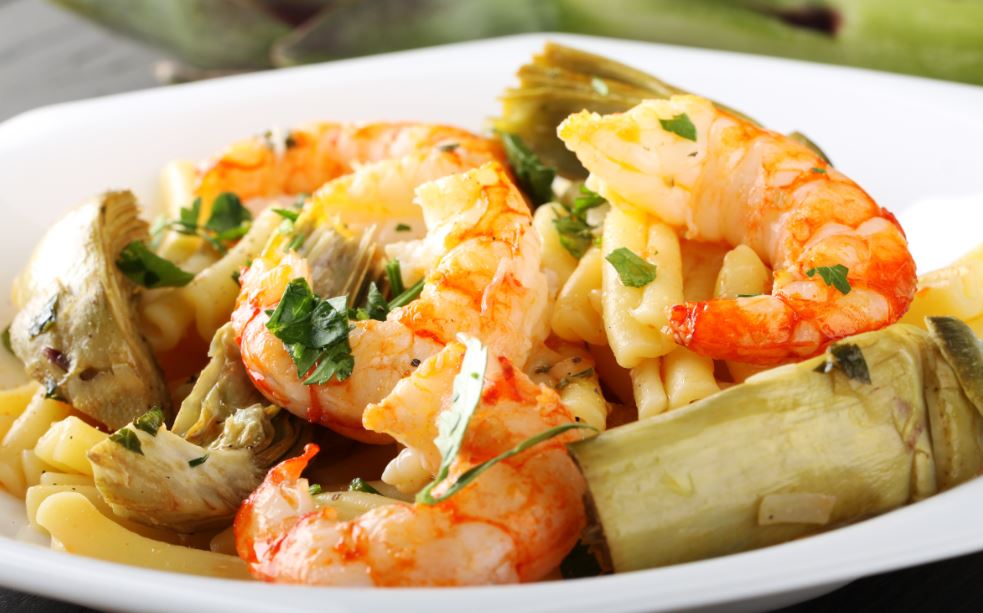 Karidesli enginarlı spagetti makarna.