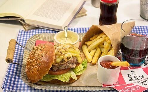 fast food hamburger tepsi