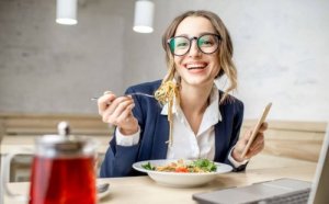 Lezzetli Makarna Salatası Tarifleri