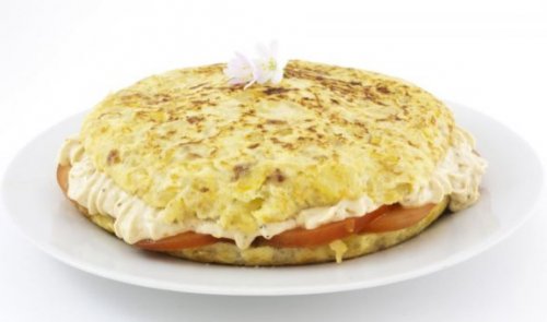 içi doldurulmuş patatesli omlet