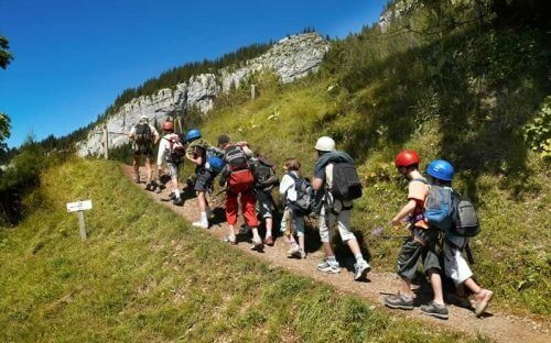 hiking yapan insanlar