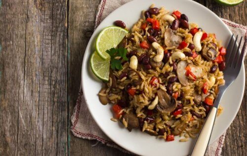 fasülye ve pirinçli salata