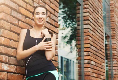 kadın spor yapıyor