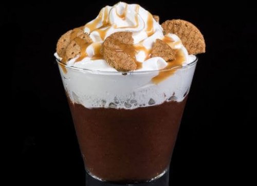 bir kase çikolatalı sütlaç