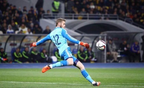 David De Gea futbol oynuyor