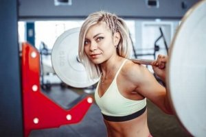 Halterli Squat: Vücudun Alt Kısmını Güçlendirmek