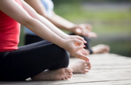 yoga yapan kadınlar