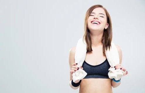 spor yapan mutlu kadın