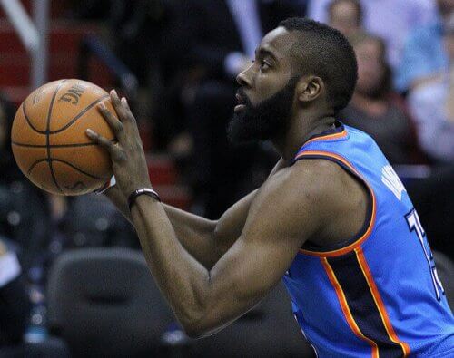 Basket atmaya hazırlanan james harden