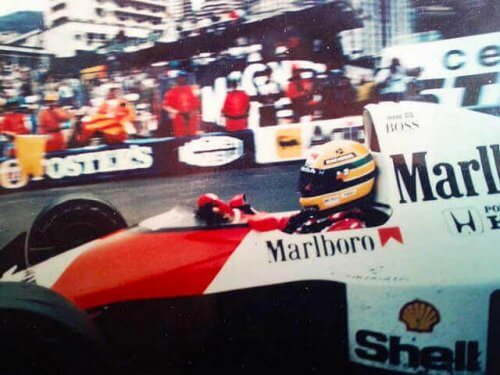 marlboro reklamlı formula 1 aracı