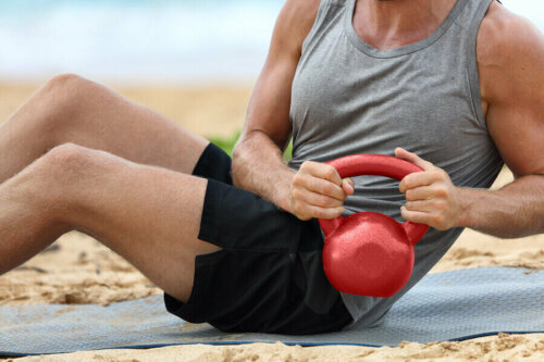 Kettlebell İle Yapabileceğiniz 6 Karın Egzersizi