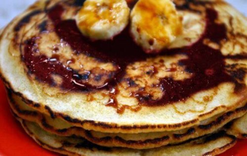 karamel ve muzlu pankek