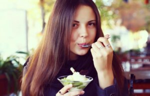 Ev Yapımı Meyveli Dondurma: Mutlaka Deneyin!