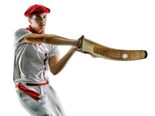 bask topu oynayan şapkalı adam