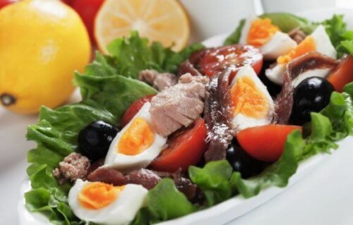 Ançüezli ve yumurtalı salata