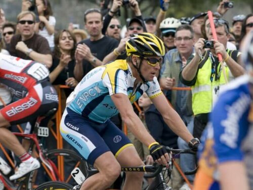 Lance Armstrong yarışırken
