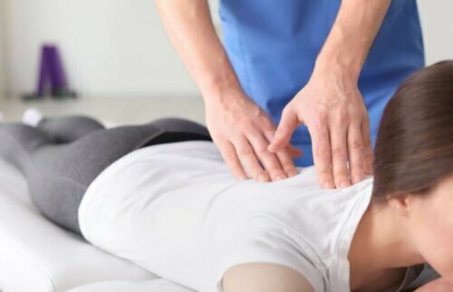 Kime Gitmeli: Fizyoterapist, Osteopati Uzmanı, Kiropraktör