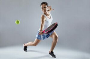 Padel Tenisinde Servis Nasıl Yapılır?