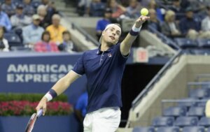 Teniste Servis: Türlerini ve Nasıl Geliştirileceğinizi Öğrenin