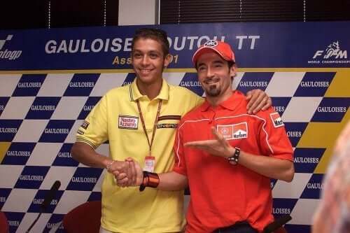 Rossi ve Biaggi el sıkışıyor