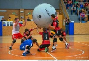 Kin-Ball: Takım Çalışması Oluşturmak İçin Tasarlanmış Oyun