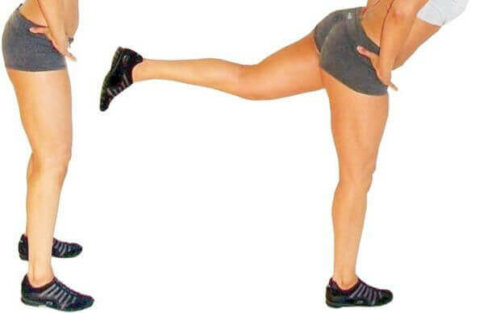 Ayakta duran eşek tekmesi