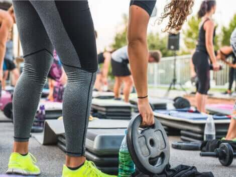 BodyPump dersinde kadınlar