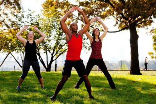 Kardiyorespiratuar direnç için jumping jack hareketi
