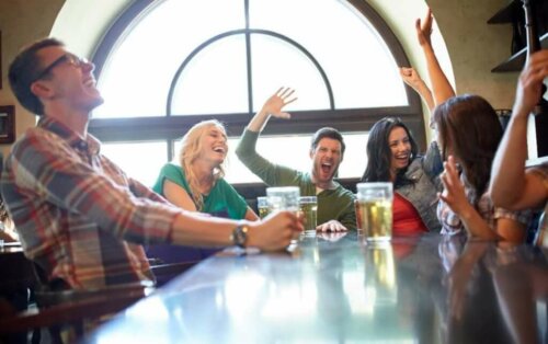 Daha fazla özgüven sahibi olmak için öncelikle negatif insanlardan uzak durun.