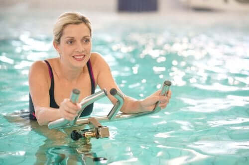 aqua cycling havuz kadın