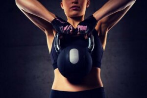 Trapezius ve Deltoid Kaslarınızı Güçlendirin: Upright Row