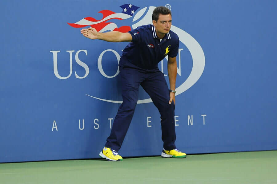 Hakemler ve oyuncular.