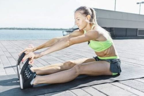 Quads, Hamstrings, Adductor ve Baldırlar İçin Bacak Esnetme