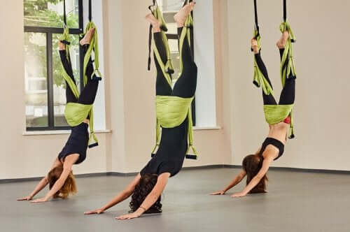 Suspension antrenmanı yapan grup