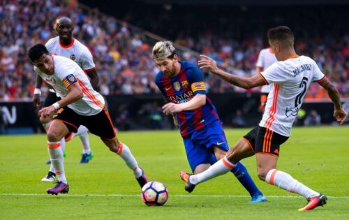 Futbol sahasındaki Lionel Messi.