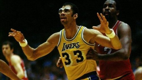 Kareem Abdul Jabbar'ın bir maçtan bir fotoğrafı.