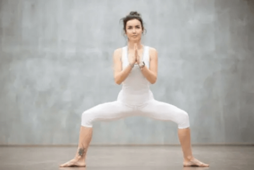 kalça kasları için suma squat