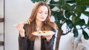 Yavaş Yemek Kilo Vermenize Yardımcı Olur mu?