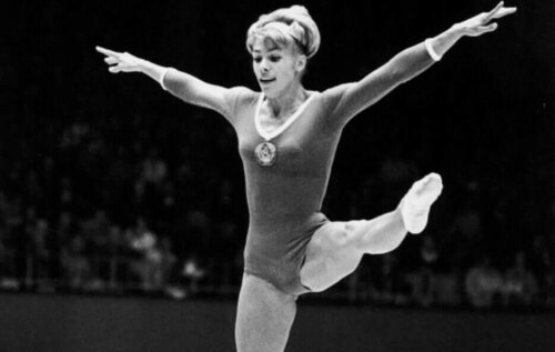 Larissa Latynina'nın yarışma sırasında çekilmiş bir fotoğrafı.